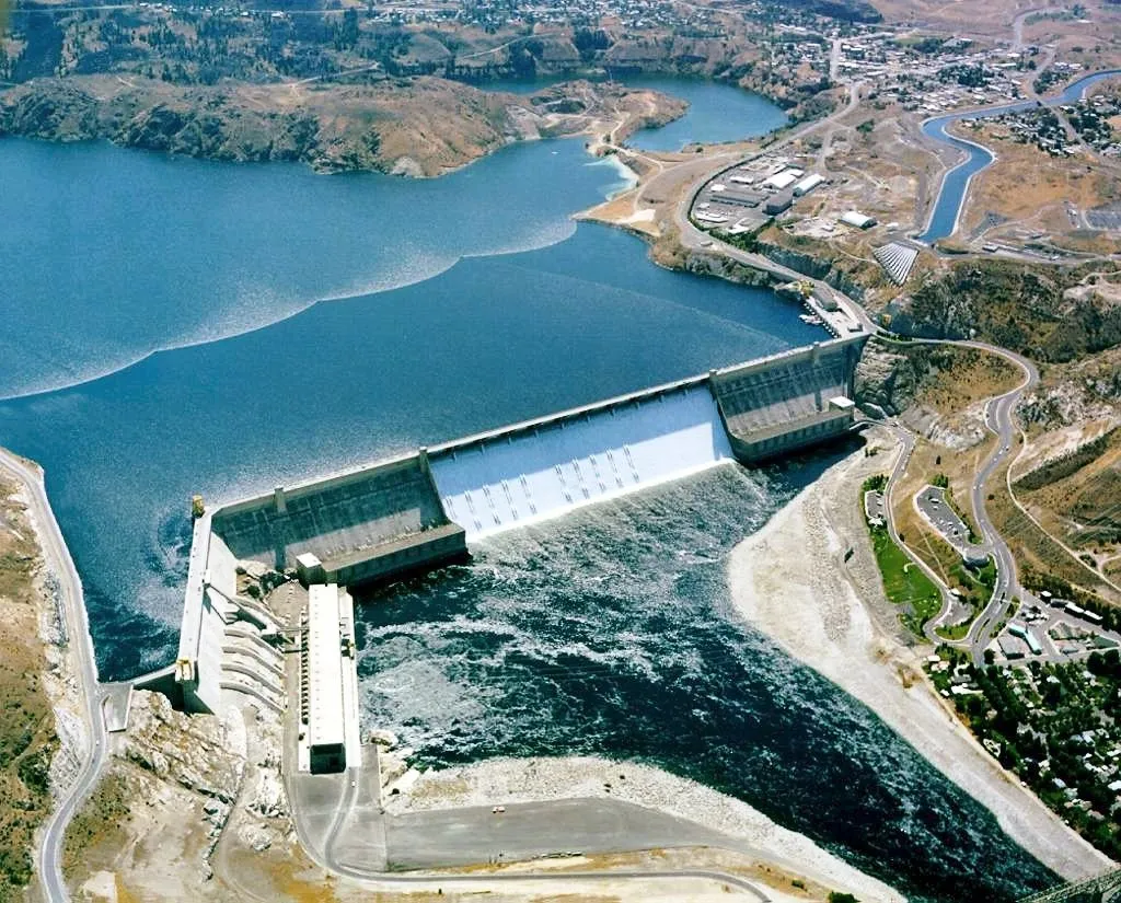 Grand Coulee Dam is an important water resource engineering project